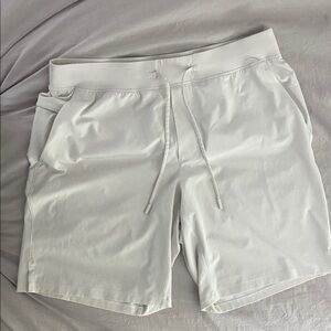 NWOT lulu lemon light weight shorts